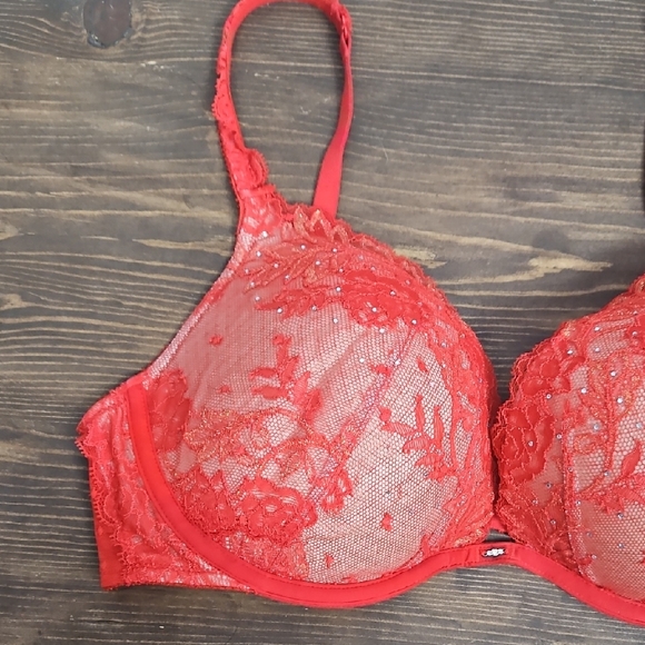 Victoria's Secret Red Push Up Bra with Lace Overlay - Size 36D - Picture 2 of 14
